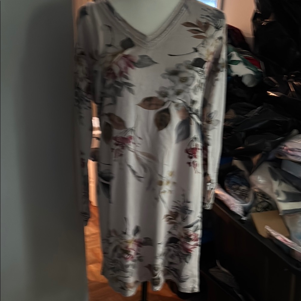 Gray and Green Casual V-Neck Sheath Dress